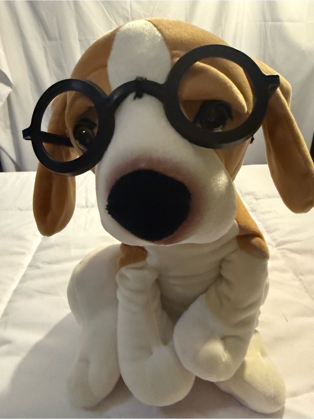 Plush Dog Toy - Brown and White Stuffed Puppy with Glasses - Picture 4 of 6